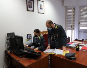 Genova, arrestata una curatrice fallimentare: l'accusa è di peculato
