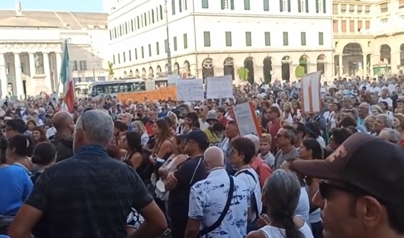 Genova, la Cisl contro i No Green Pass: "Libertà violentata da persone senza regole"