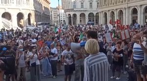 Genova, già 10 denunce per la manifestazione No Green Pass: stasera nuova protesta