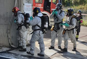 Genova, sversamento di sostanza tossica in un tombino in via Ronchi: attesa la bonifica