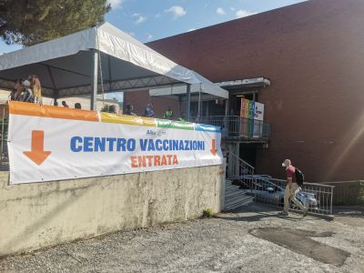 Genova, ecco il nuovo hub alla Sala Chiamata del Porto: potenziale da 800 vaccini al giorno