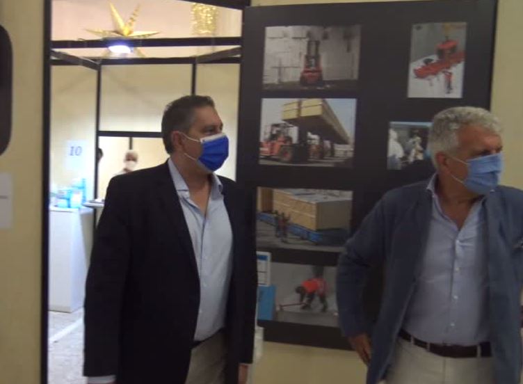 Hub vaccini Sala Chiamata del Porto, Toti: "Bello essere qui, è simbolo di Genova"