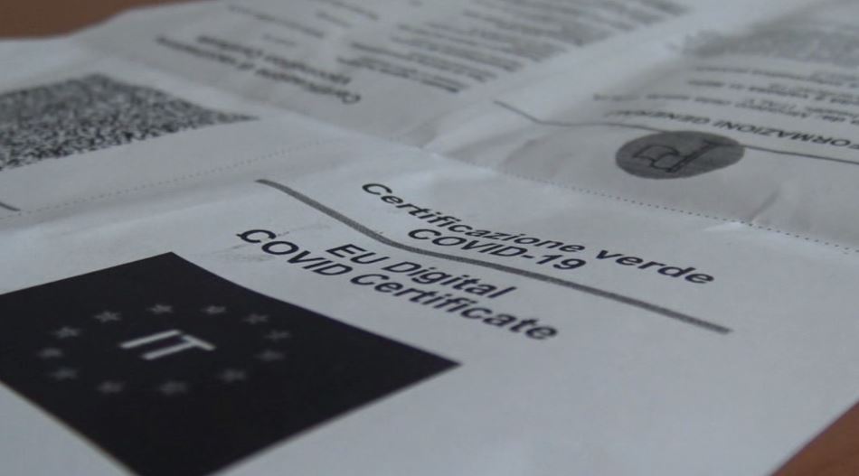 Green Pass, il ruolo delle farmacie: "Negli ultimi giorni cresciute le richieste del 50%"