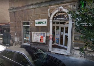 Genova, ruba 400 euro di cosmetici in farmacia. Firma in commissariato e viene denunciata