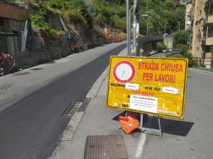 Genova, iniziati i lavori in via Cadighiara: strada isolata alla notte per una settimana