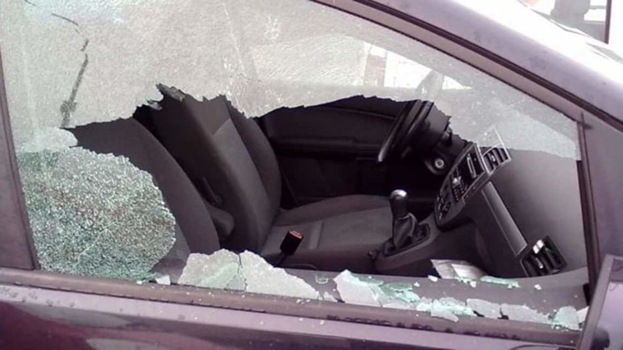 Varazze, tre giovani ubriachi rompono i vetri delle auto parcheggiate: denunciati