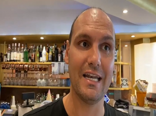 Savona, contro la gestione del Green Pass un ristoratore chiude il suo locale