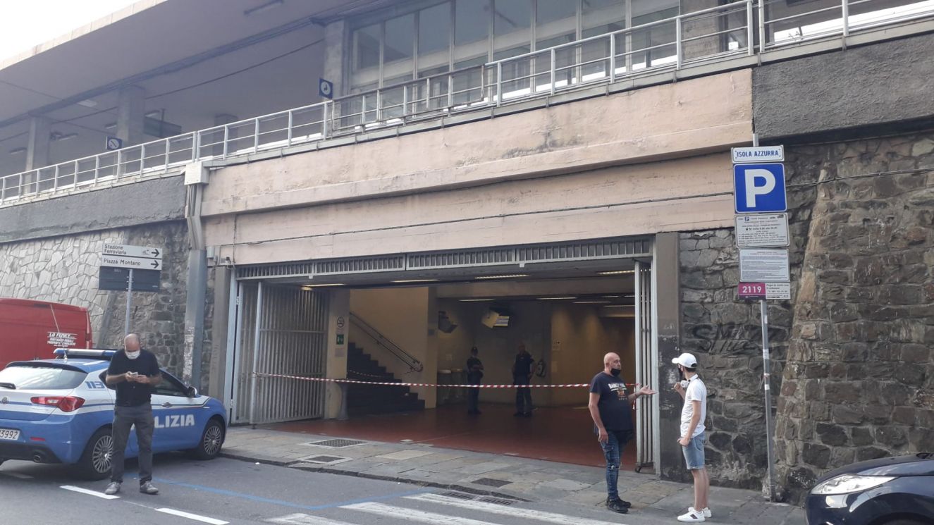 Genova, fugge dalla polizia e cade da un muraglione di 8 metri: 30enne in codice rosso