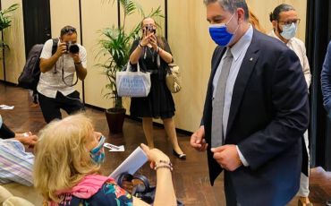 Toti: "Punti vaccinali aperti anche a Ferragosto. In arrivo altre 370mila dosi"