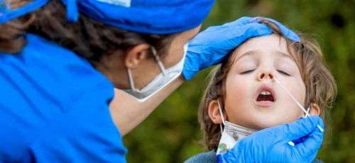 I pediatri: "Il covid uccide anche i bambini: serve un vaccino anche per gli under 12" 