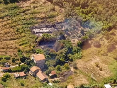 Sestri, incendio spento ma rimane lo stato di pericolo per le aree da bonificare