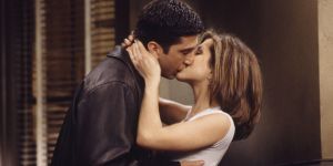 Ritorno di fiamma fra Jennifer Aniston e David Schwimmer? I fan sognano, i due attori smentiscono