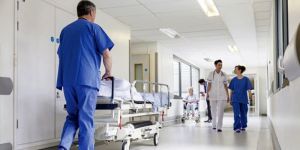 Liguria, 71 i sanitari no vax sospesi senza stipendio o spostati lontano dai pazienti