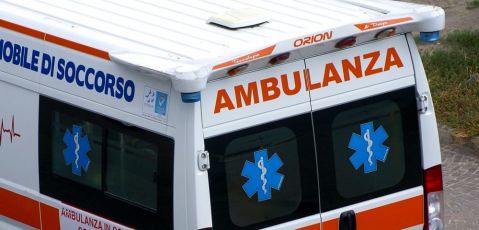 Brutto incidente ad Imperia, 19enne si tuffa in un laghetto e si frattura il bacino