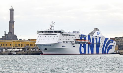 Genova, nuovo stop per il traghetto GNV Excellent: guasto non riparato in tempo