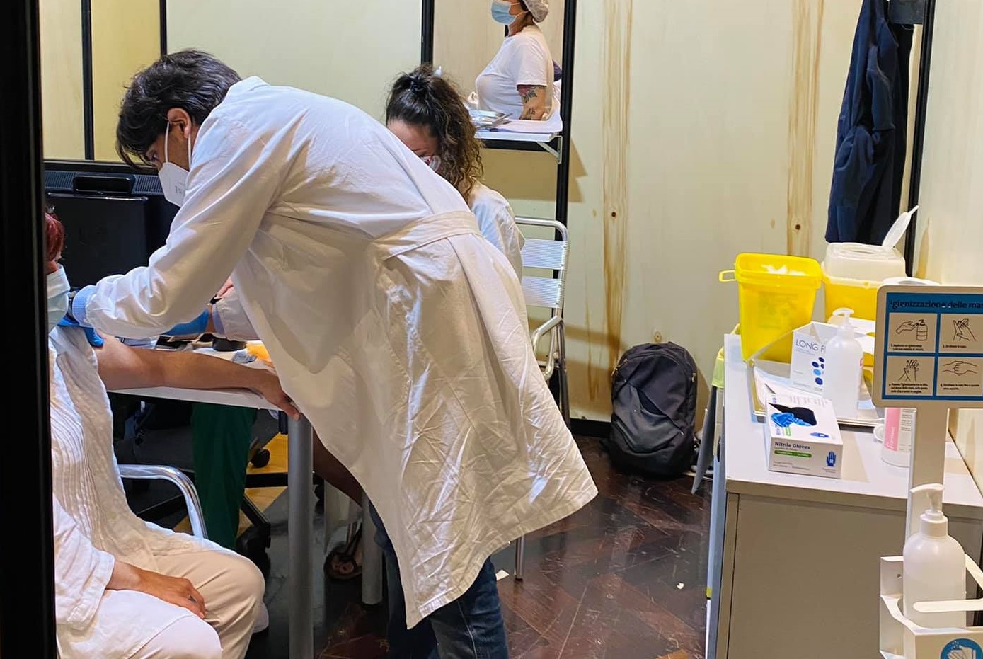 Liguria, corsa ai vaccini. Toti: "Oltre 25 mila prenotazioni in 7 giorni"