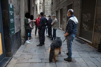 "Il cellulare è rubato, ma non l'ho rubato io": scoperto e denunciato a Genova