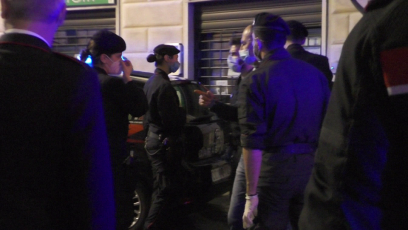 Rissa a Sampierdarena, due giovani litigano in un bar e danneggiano un bus