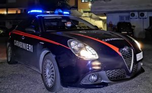 "Aiuto sta picchiando la mamma": ragazzina chiama i carabinieri e salva la donna a Genova