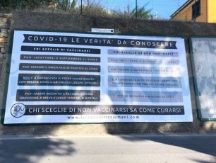 Manifesto no vax ad Imperia: "Chi sceglie di non vaccinarsi sa come curarsi"
