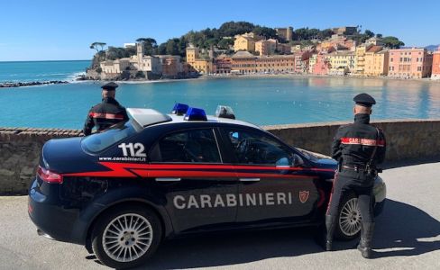 Sestri Levante, si traveste da turista e ruba 23 mila euro di gioielli in hotel: arrestato