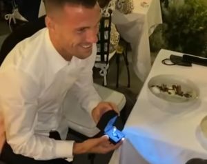 Verre sorprende la compagna: proposta di matrimonio "da film" a Portofino