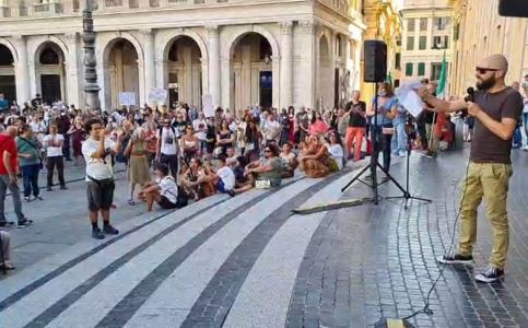 No Green Pass, manifestazione e corteo a Genova: "Ci siamo svegliati, una pacifica rivoluzione"