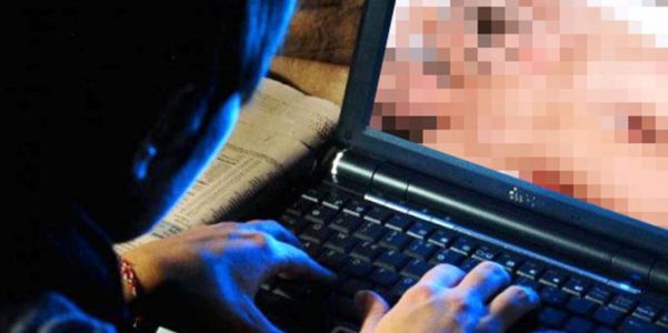 Nel pc migliaia di foto e video pedopornografici: arrestato 48enne a Diano Marina