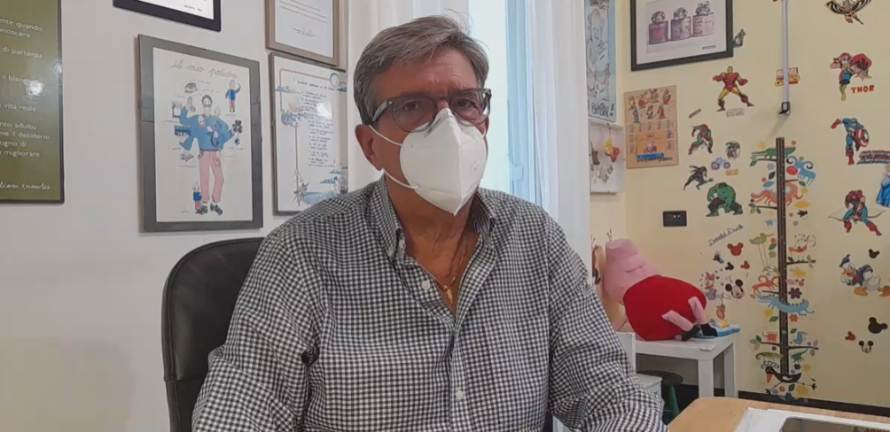 Vaccini ai bambini, Ferrando: "Oggi lo sappiamo: anche i più giovani si ammalano di covid"