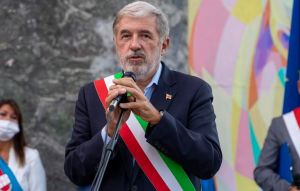 Genova, Bucci: "Sindaco e commissario? Nessuna norma lo vieta, deciderà il governo"