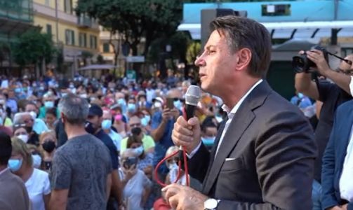 Conte a Savona: "Andiamo da soli alle comunali, impossibile costruire un percorso con il Pd"