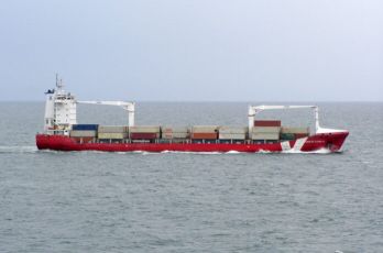 Da Civitavecchia il primo collegamento diretto di portacontainer Cina-Italia