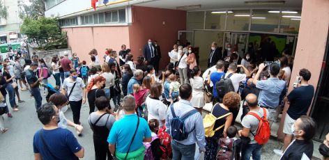 Primo giorno di scuola in Liguria, tra la paura della Dad e i dubbi sul Green Pass