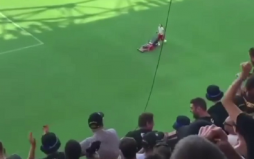 Cori sessisti a una giardiniera del Ferraris da parte dei tifosi dell'Inter: è polemica