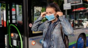 Crocefieschi, pretendono di salire sull'autobus senza mascherina: denunciati