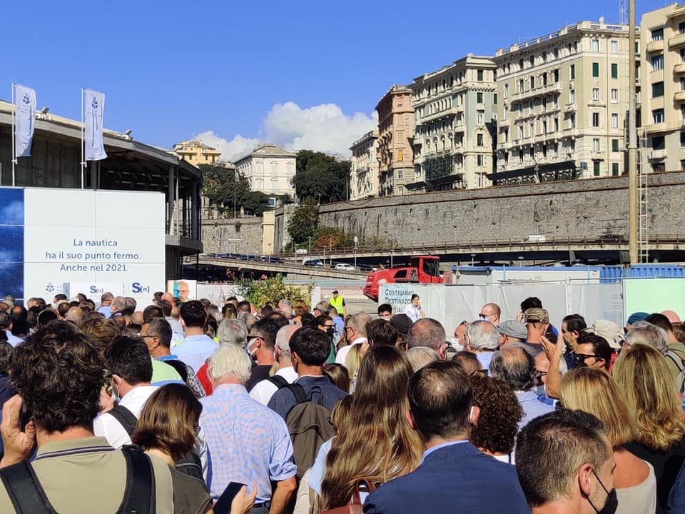 Genova, lunghe code per l'ingresso al Salone Nautico: sabato già sold out