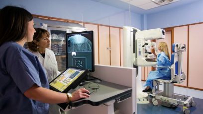 Tumore al seno: in menopausa è 7-8 anni la durata ‘ideale’ della terapia anti-ormonale