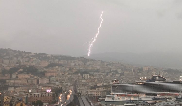 Il bilancio dell’allerta meteo in Liguria: frane, allagamenti e pioggia di fulmini