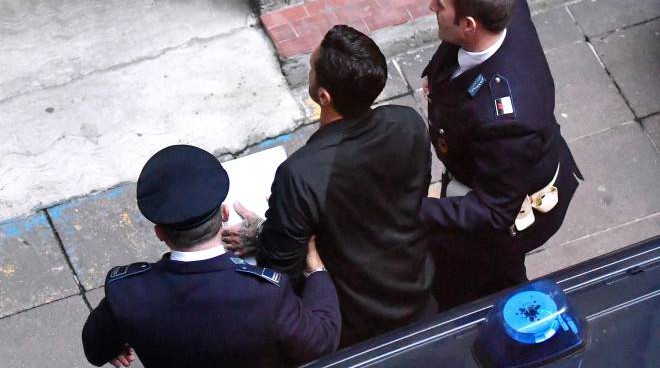 Genova, due 15enni arrestati tentano l'evasione e si scagliano contro i poliziotti