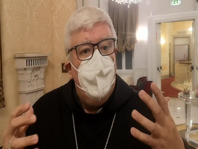 Genova, Monsignor Tasca: "Comunione  e cresima insieme? Ci stiamo pensando"