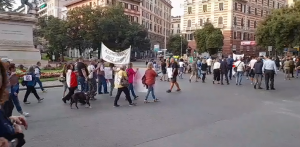 Genova, corteo No Green pass in centro. Disagi alla circolazione