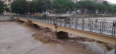 Allerta rossa prolungata a Genova e Savona fino alle 6 di martedì