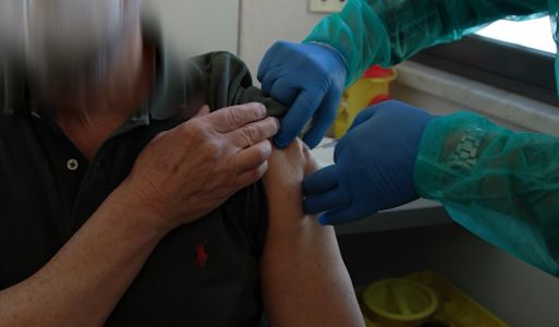 Liguria sigla accordo con farmacie per le vaccinazioni antinfluenzali e covid