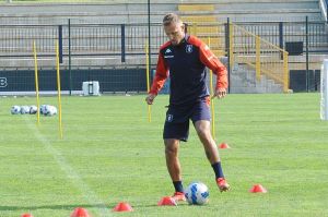 Genoa, Criscito torna già a lavorare in campo: "Presto con la squadra"