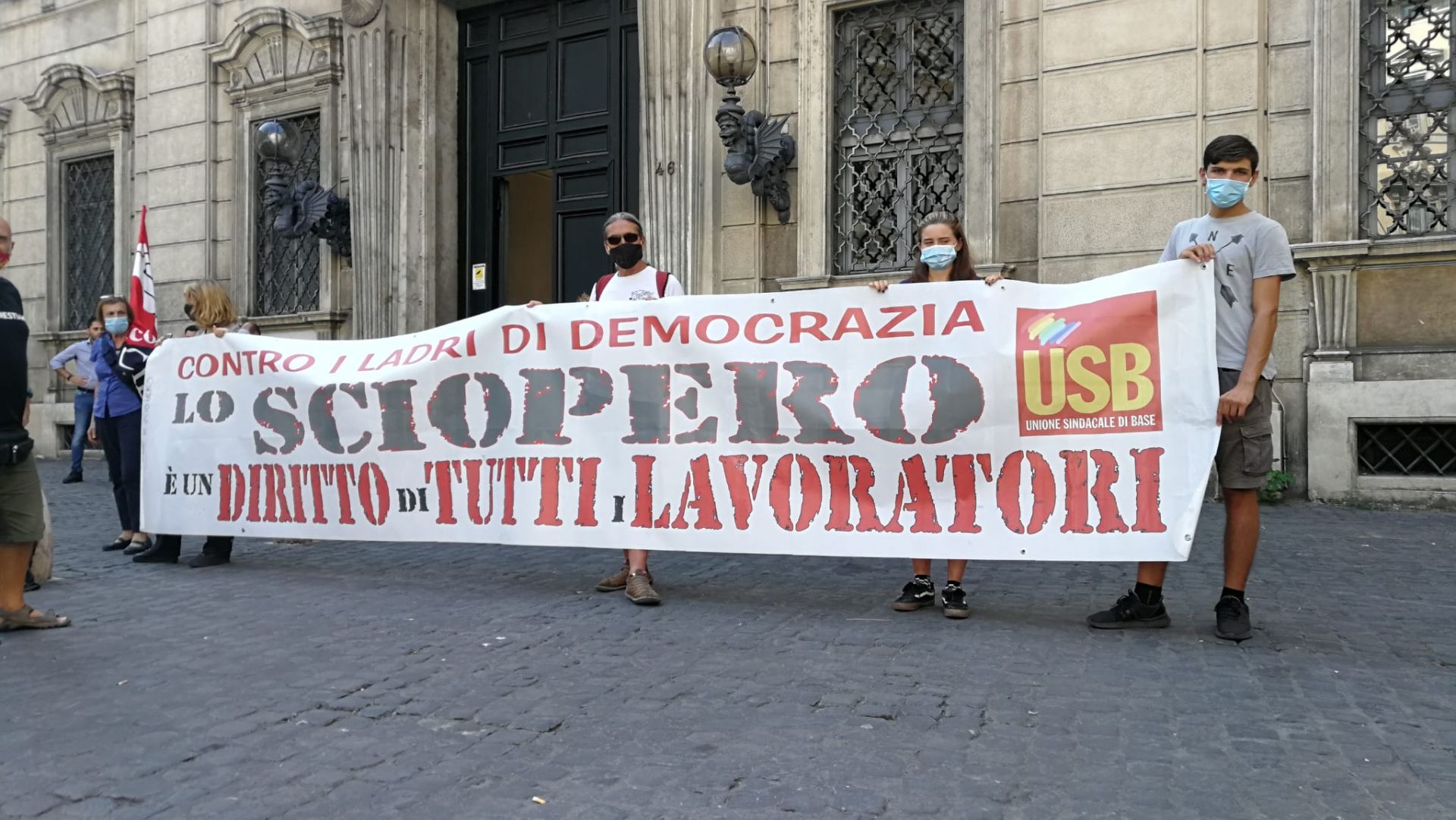 Sciopero sindacati di base, lunedì 11 previsti disagi in tutta la Liguria
