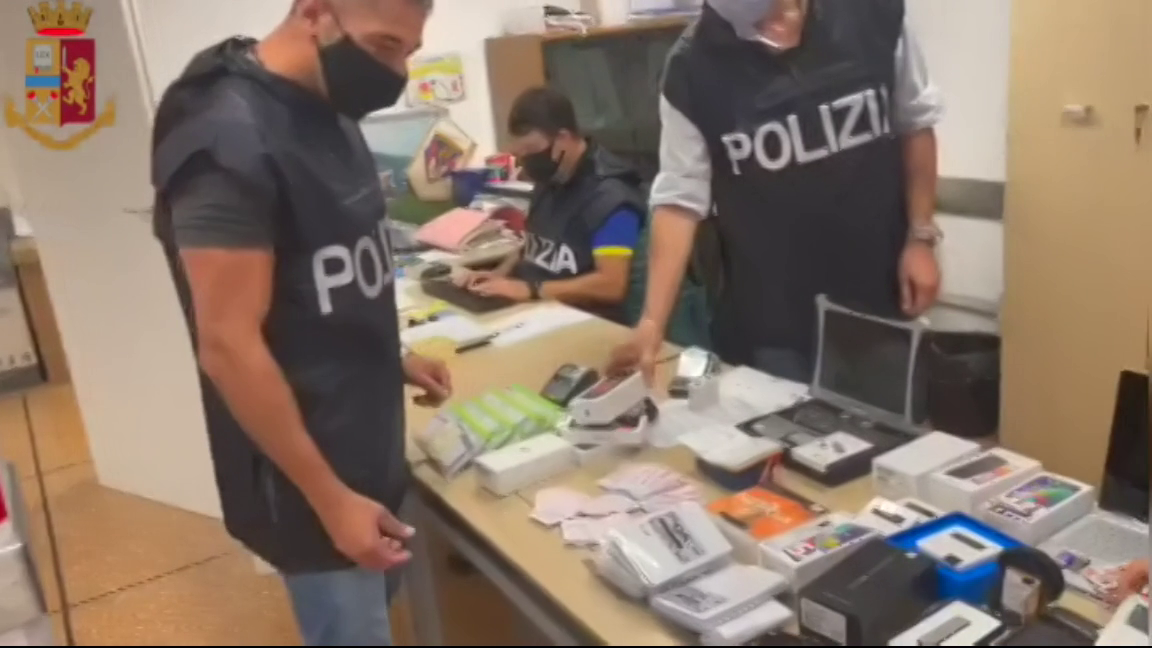 Genova, insospettabile madre era un'hacker russa: faceva acquisti online con false identità