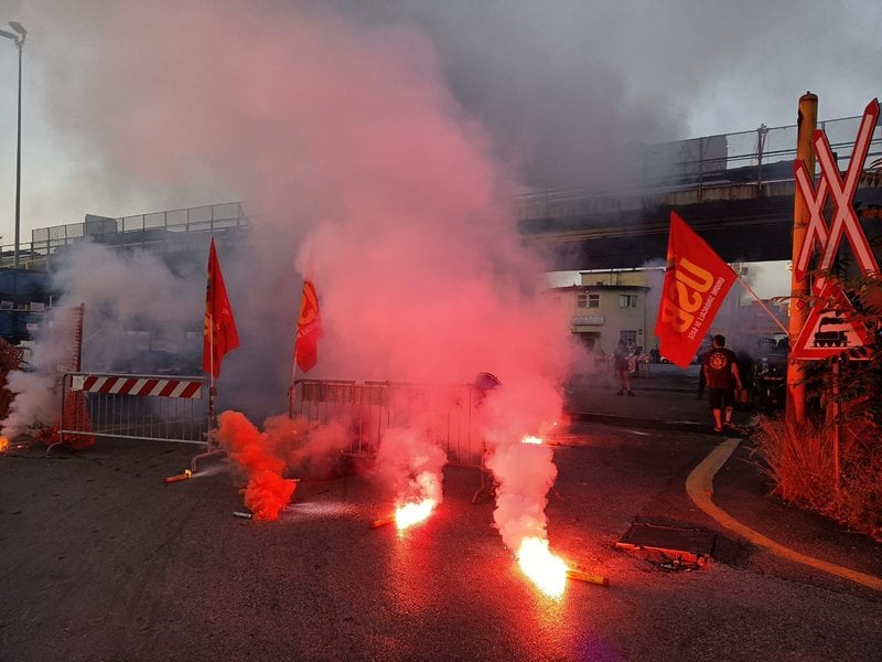 Porto di Genova, il sindacato Usb: "Tamponi gratis per tutti o sarà sciopero"