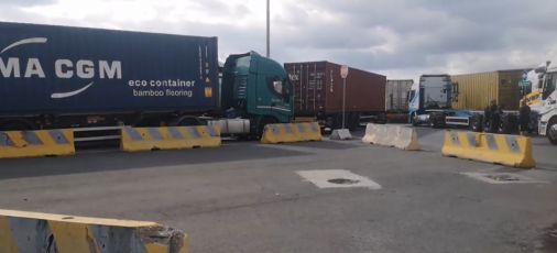 Genova, sciopero in porto e cortei: un venerdì infernale