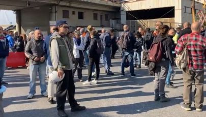 No green pass, continuano le proteste ma disagi limitati a Genova e nel resto d'Italia