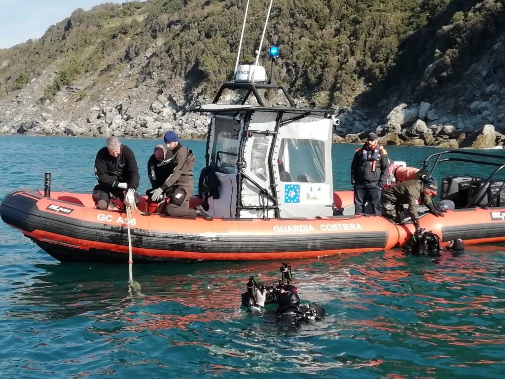 Tragedia in mare a Sestri Levante, sub travolto e ucciso da una barca